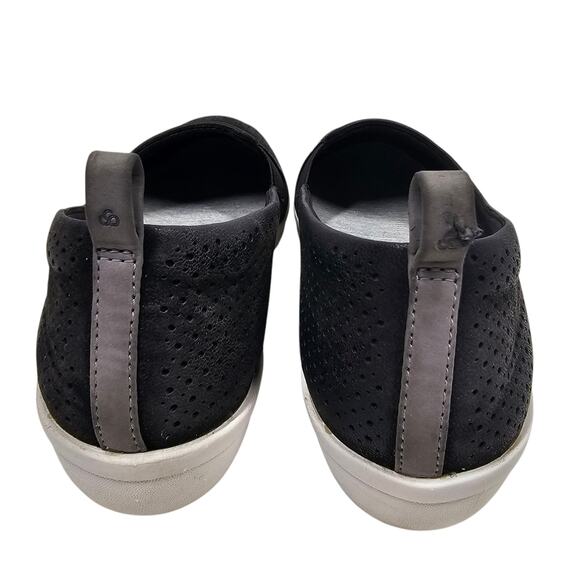 Cloudsteppers by Clarks Women's Ayla Blair Shoe Black Perforated Leather Size 9 - Picture 7 of 9